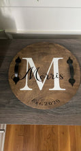 Load and play video in Gallery viewer, 12&quot; 1/4 thick Monogram Round Wood w/ Handles
